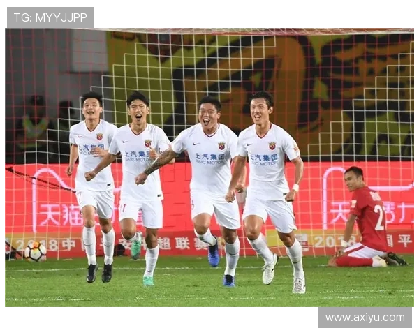 上海足球队的辉煌崛起与冠军赛背后的奋斗故事