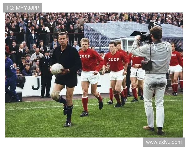 俄罗斯足球明星的辉煌历程与对世界足球的影响探讨 俄罗斯足球明星的辉煌历程与对世界足球的影响探讨