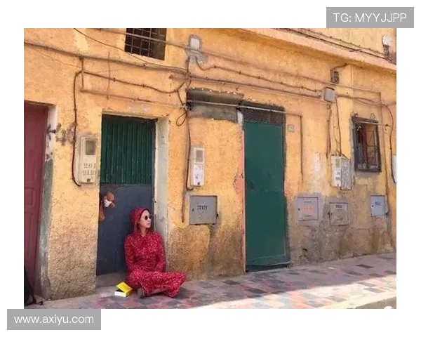 从偷渡移民到足球明星的传奇人生与奋斗故事