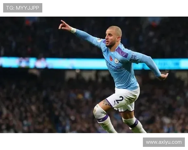 帅哥足球明星们的精彩瞬间与风采展示，尽显运动魅力与青春活力